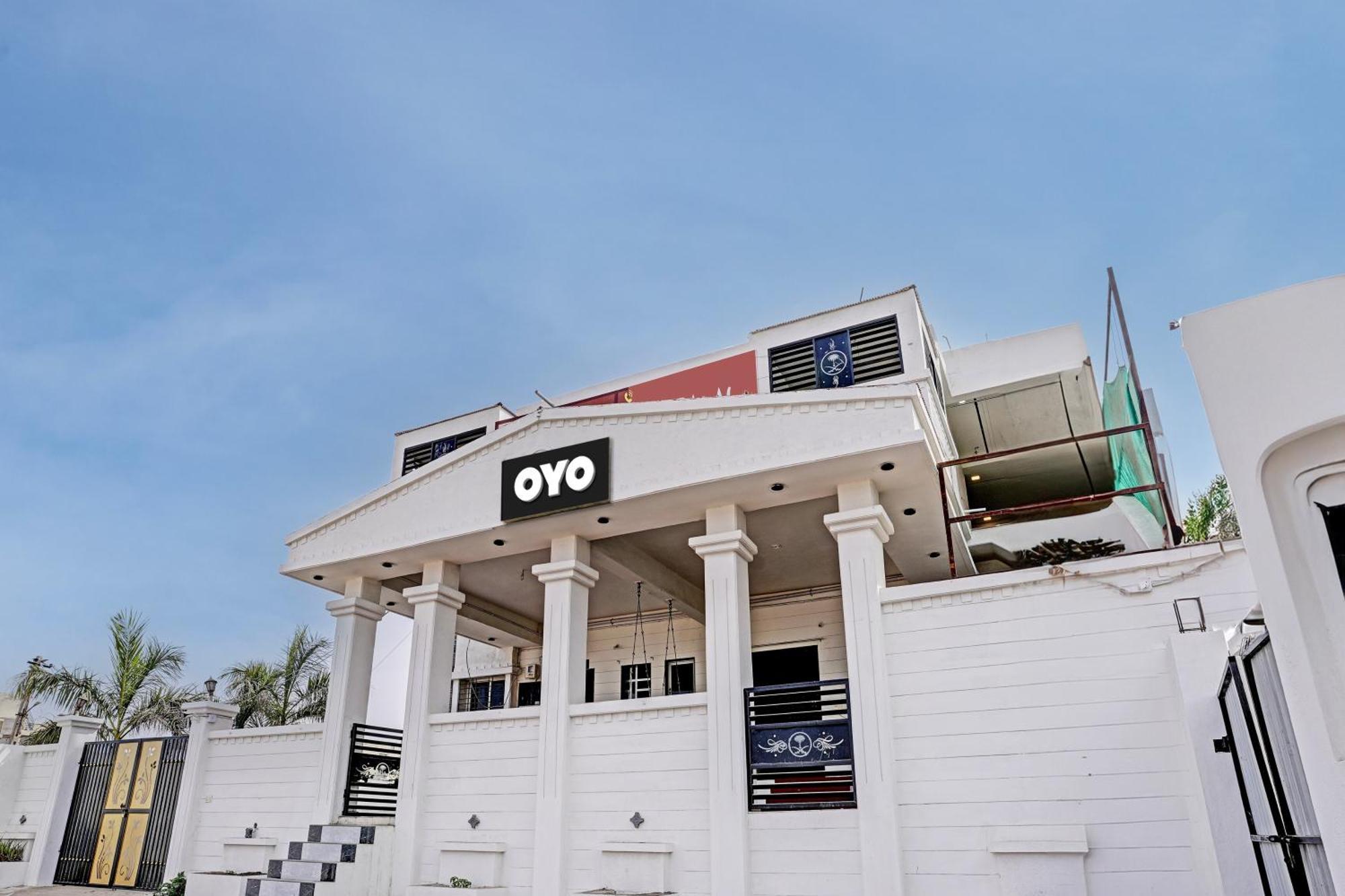 Hotel O White Palace Hotel Rajkot Exteriör bild